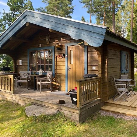 Timrad Stuga I Kanten Av Skogen Med Spa Moejlighet Mullsjö Екстериор снимка
