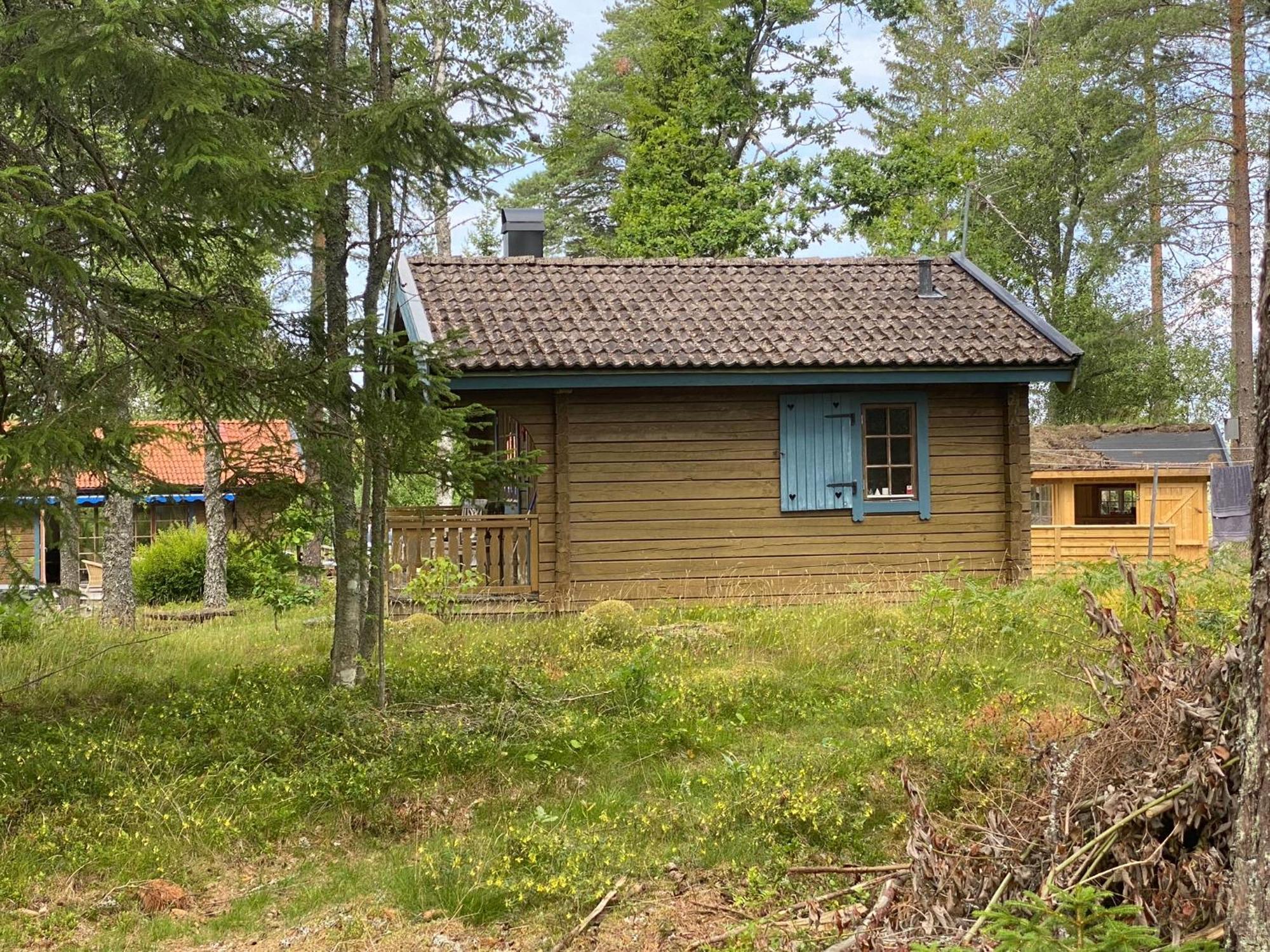 Timrad Stuga I Kanten Av Skogen Med Spa Moejlighet Mullsjö Екстериор снимка