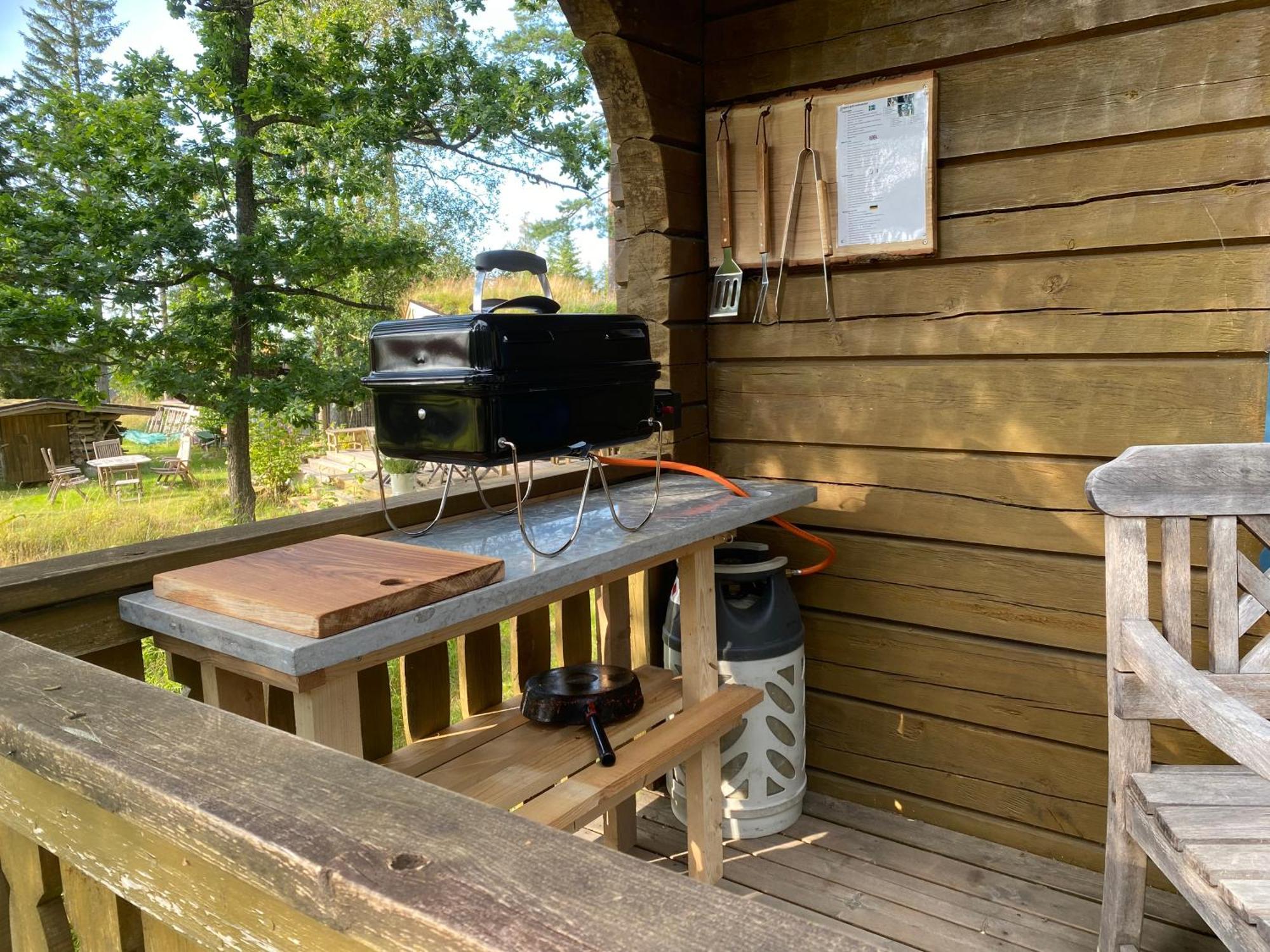 Timrad Stuga I Kanten Av Skogen Med Spa Moejlighet Mullsjö Екстериор снимка